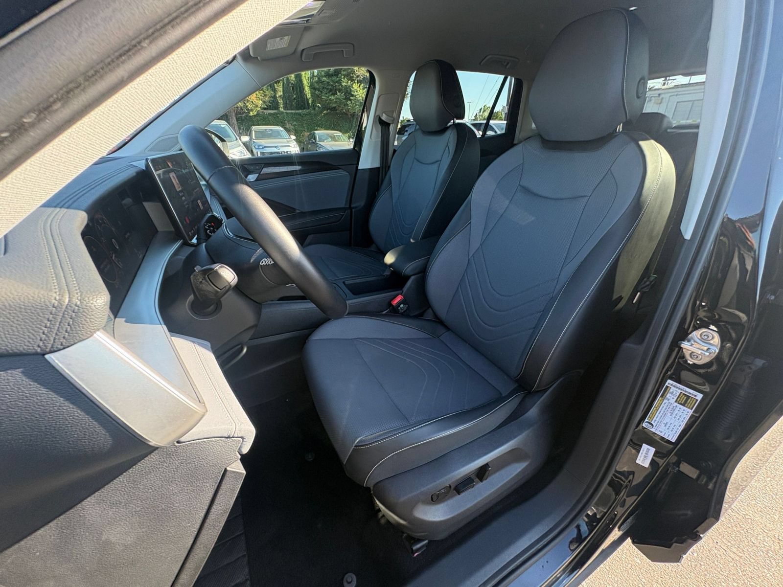 Used 2026 Volkswagen Tiguan SE AWD/4WD image 37