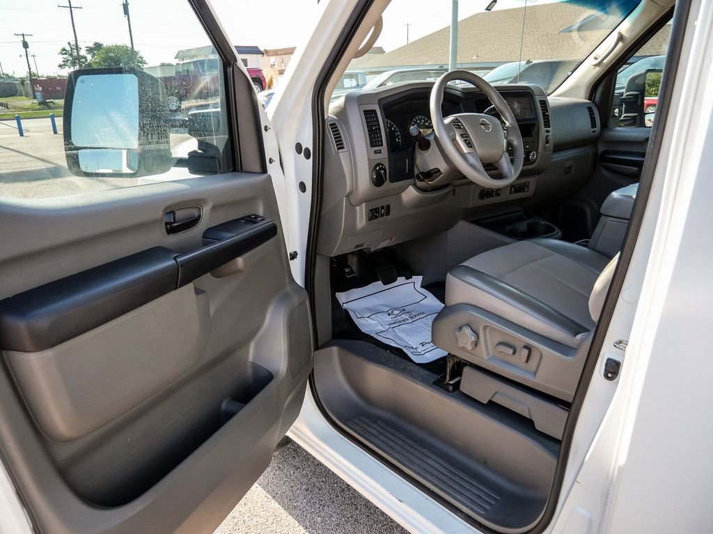 Used 2020 Nissan NV 3500 SL RWD image 19