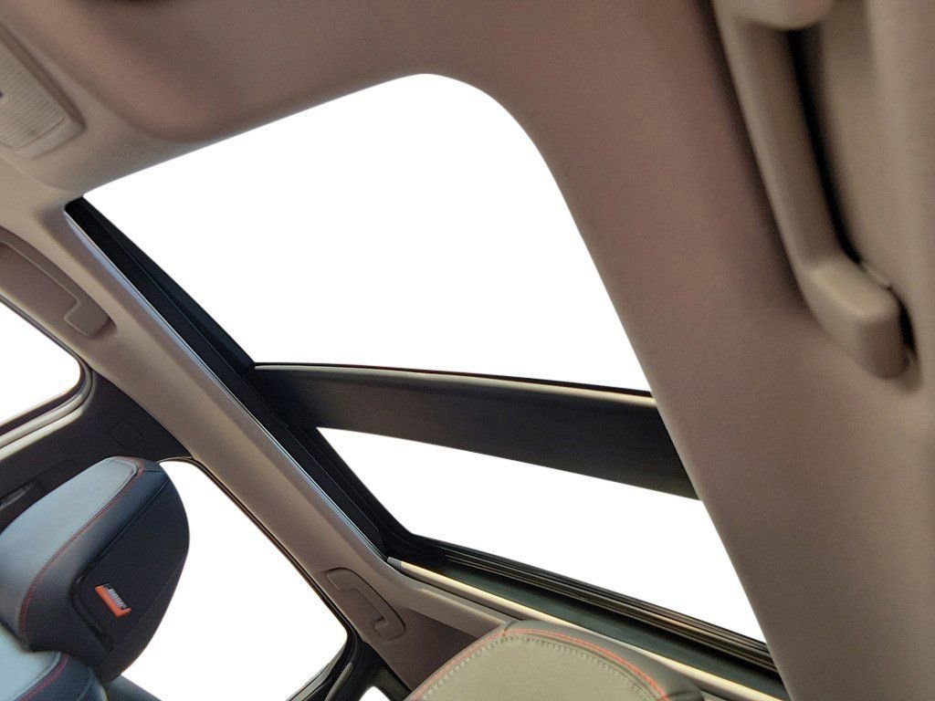 New 2025 Nissan Kicks SR w/ SR Premium Package image 15