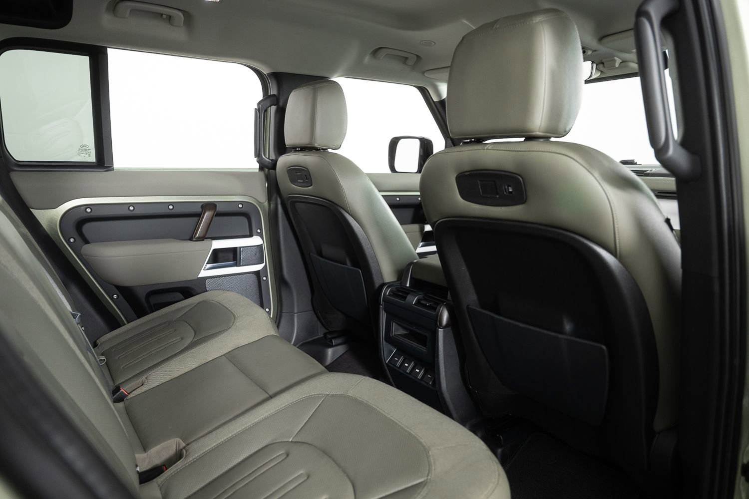 Used 2020 Land Rover Defender 110 S image 21