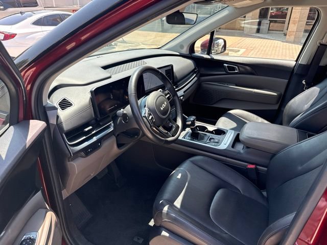 Certified 2025 Kia Carnival FWD image 14