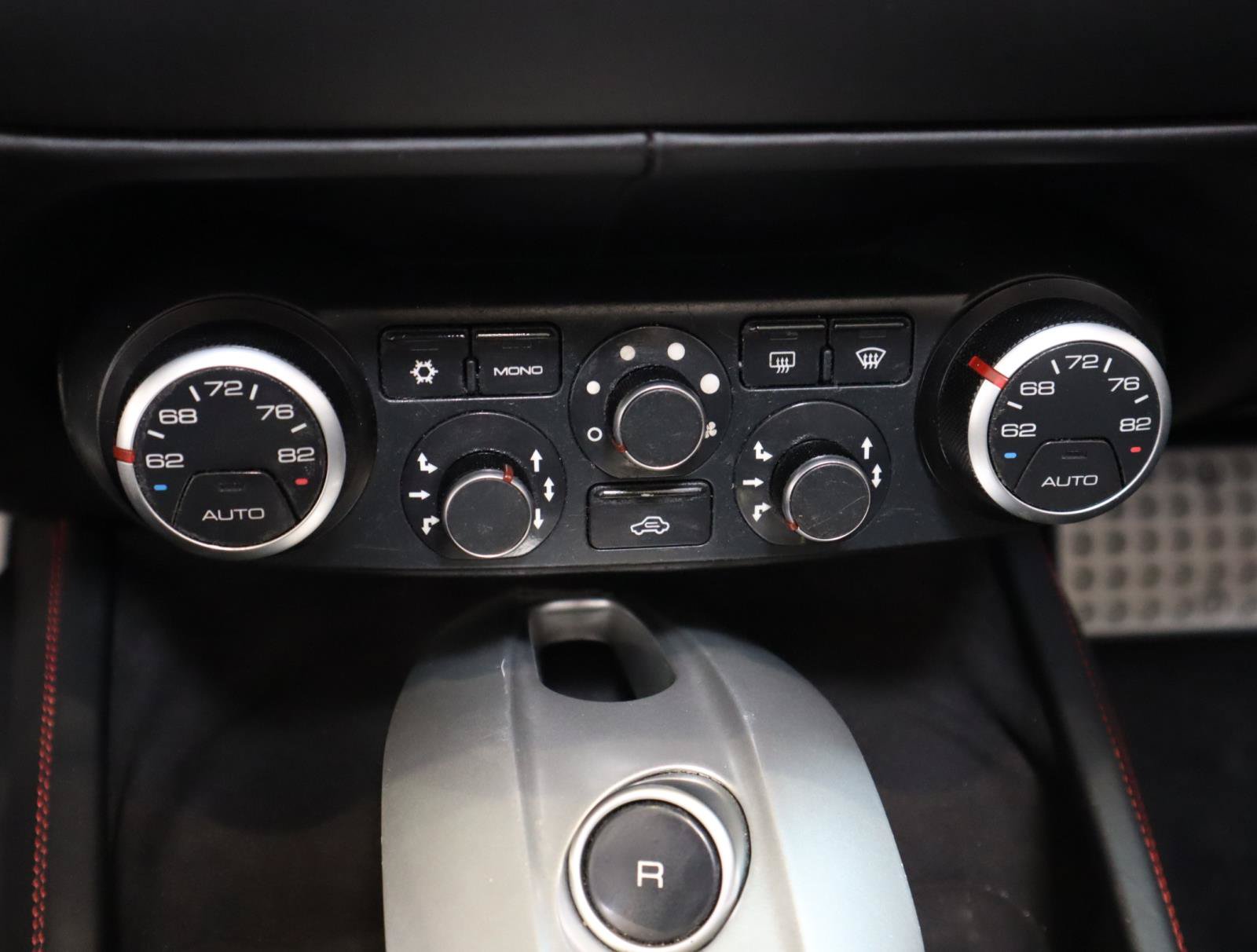 Used 2016 Ferrari California T RWD image 33