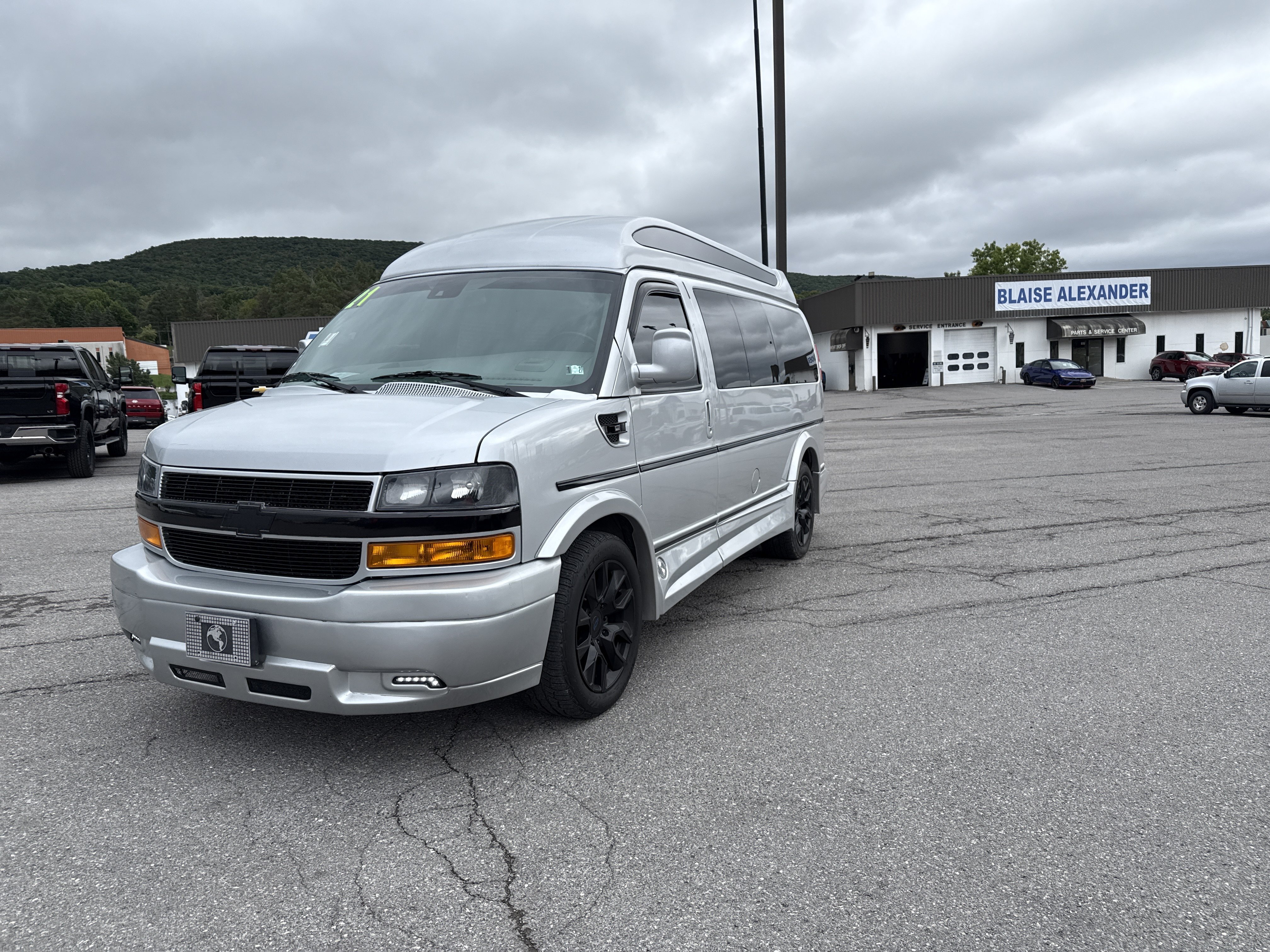 Used 2021 Chevrolet Express 2500 LS w/ Enhanced Convenience Package RWD image 8
