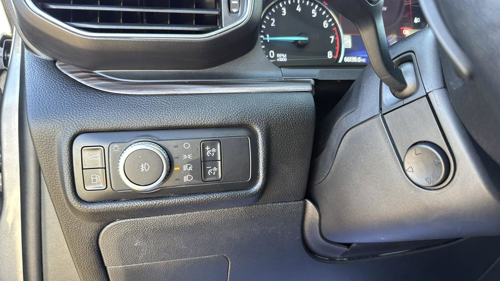 Used 2021 Ford Explorer Limited w/ Hybrid Equipment Group 310A image 18