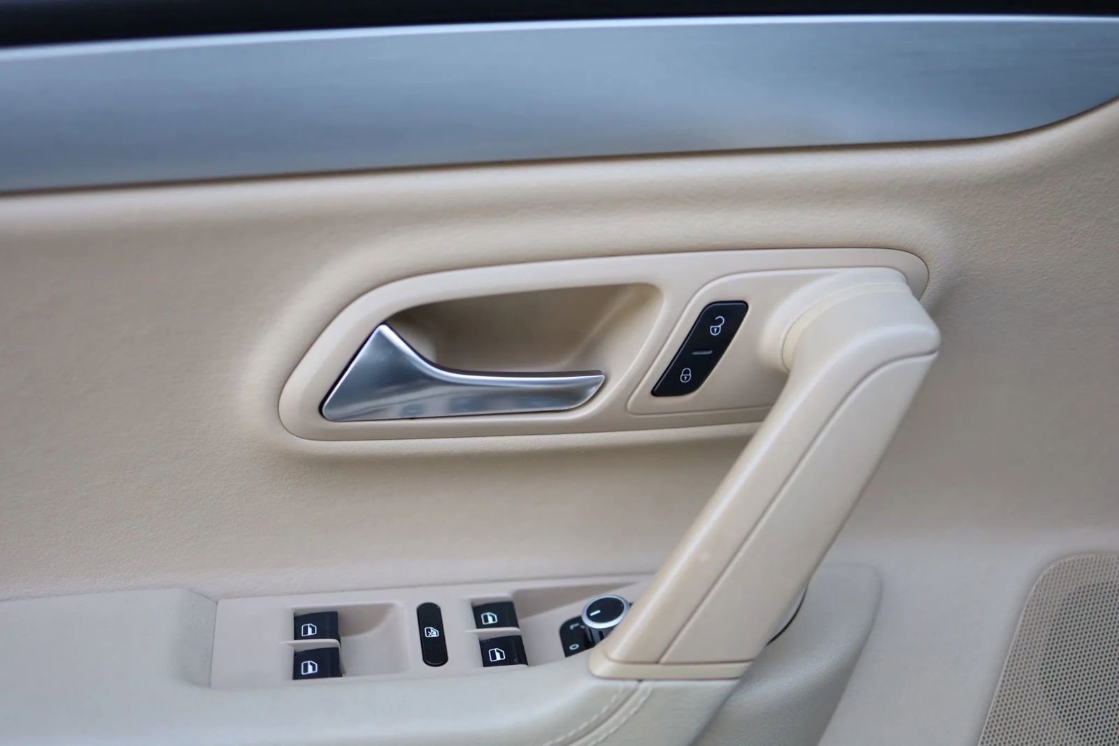 Used 2013 Volkswagen CC Sport Plus FWD image 10