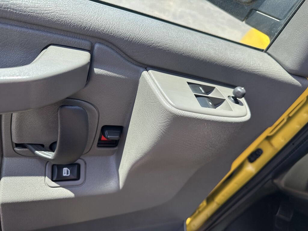 Used 2022 Chevrolet Express 2500 image 15