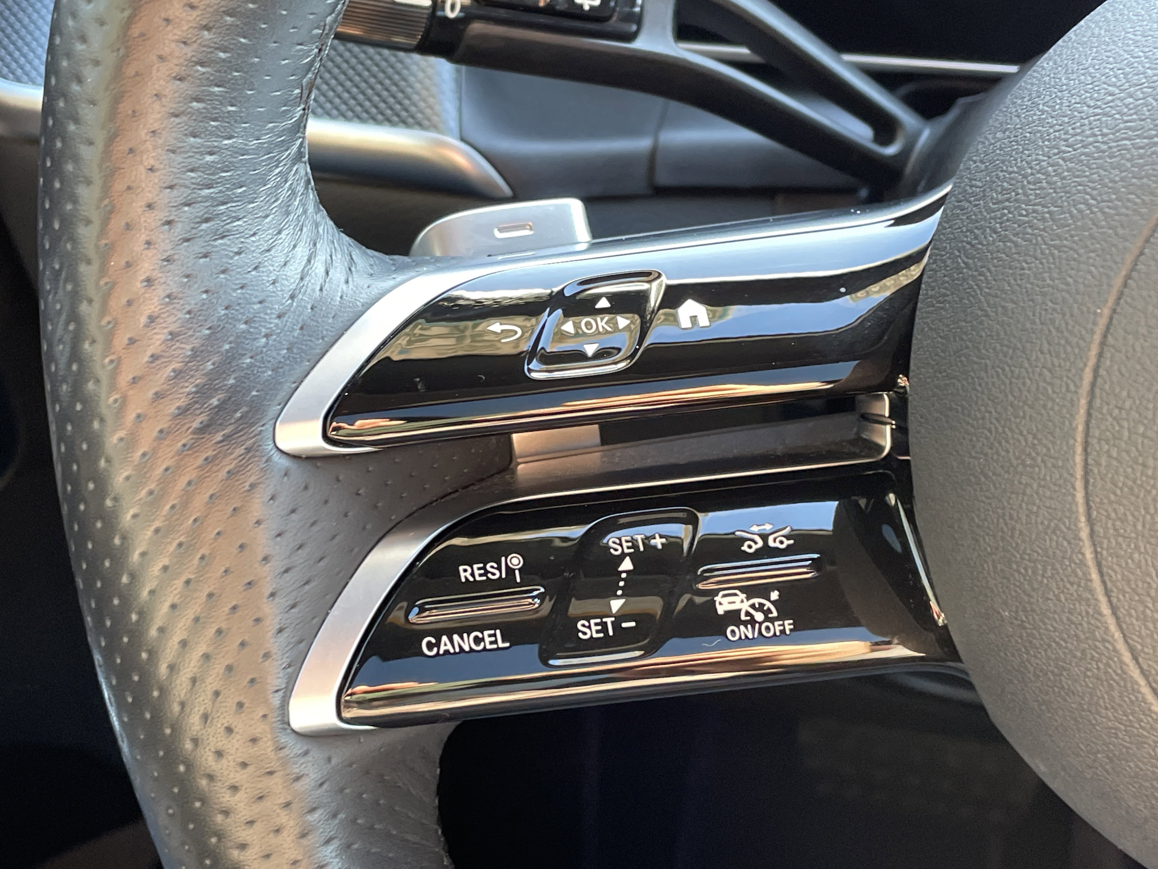 Certified 2024 Mercedes-Benz GLC 300 w/ AMG Line image 28