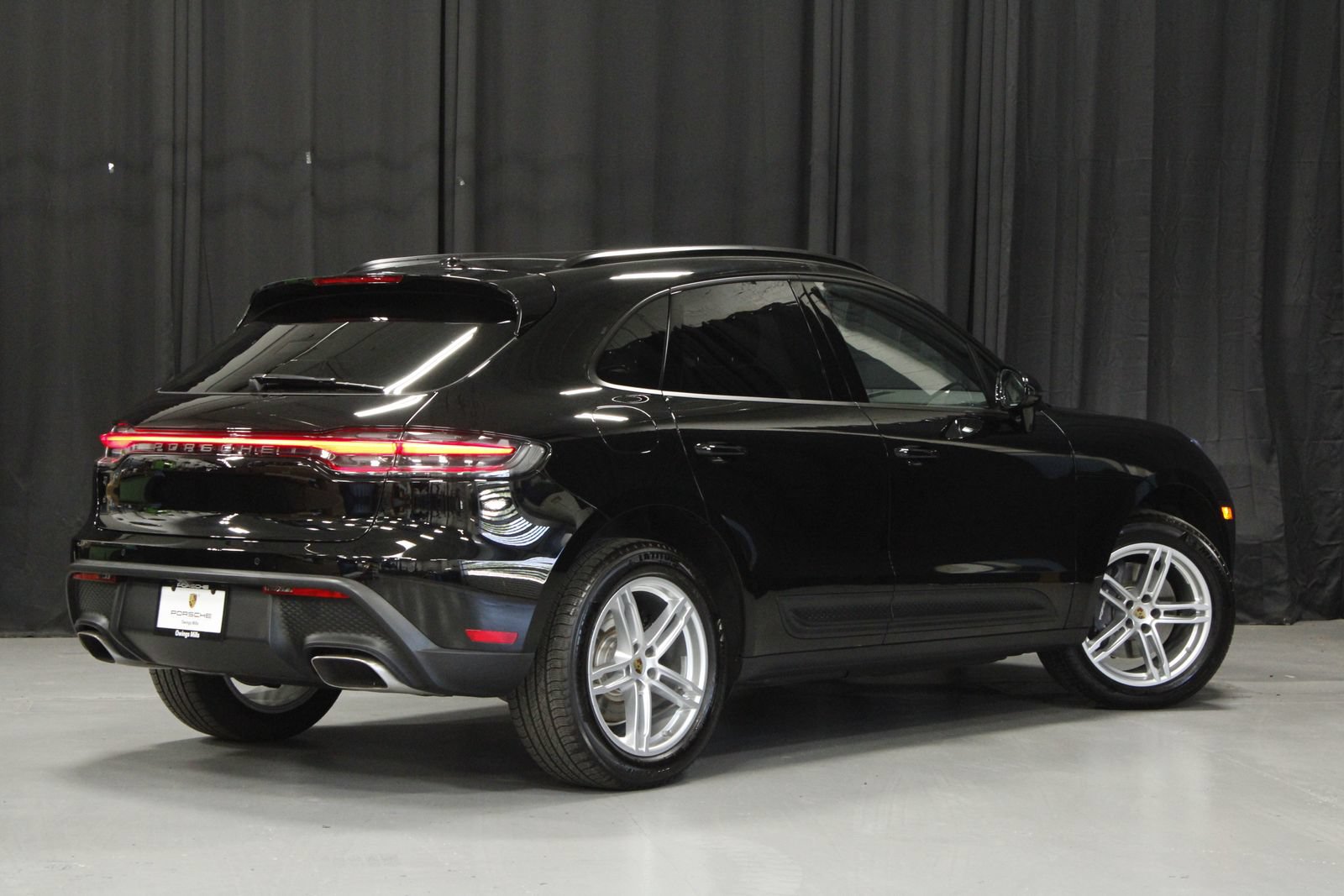 Certified 2026 Porsche Macan AWD/4WD image 7