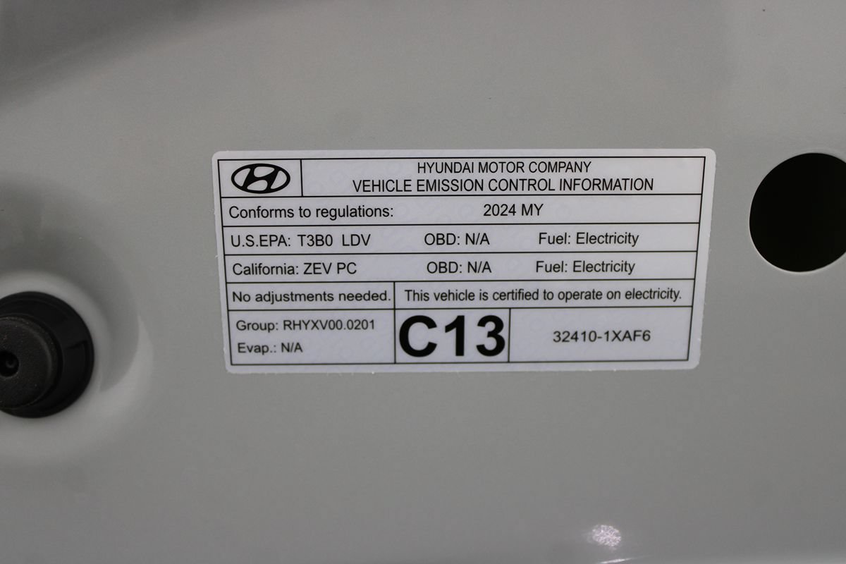 Used 2024 Hyundai Ioniq 6 SEL RWD image 40