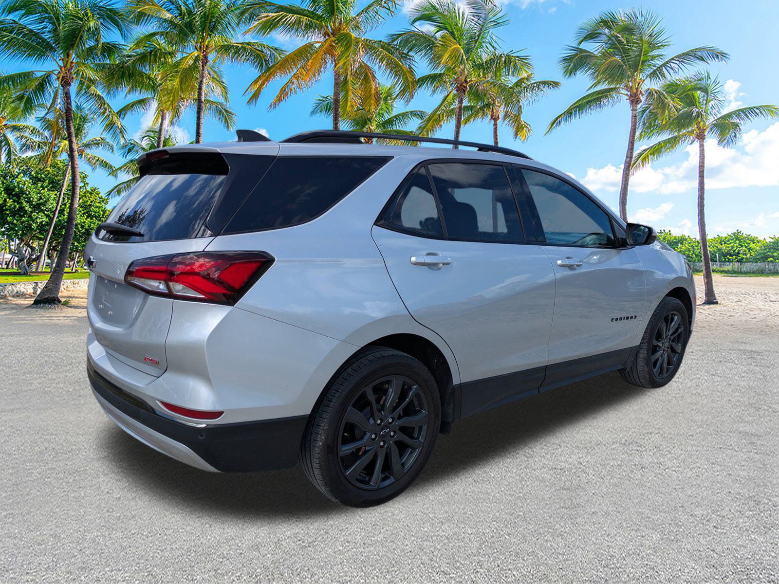 Used 2022 Chevrolet Equinox RS w/ RS Leather Package image 4