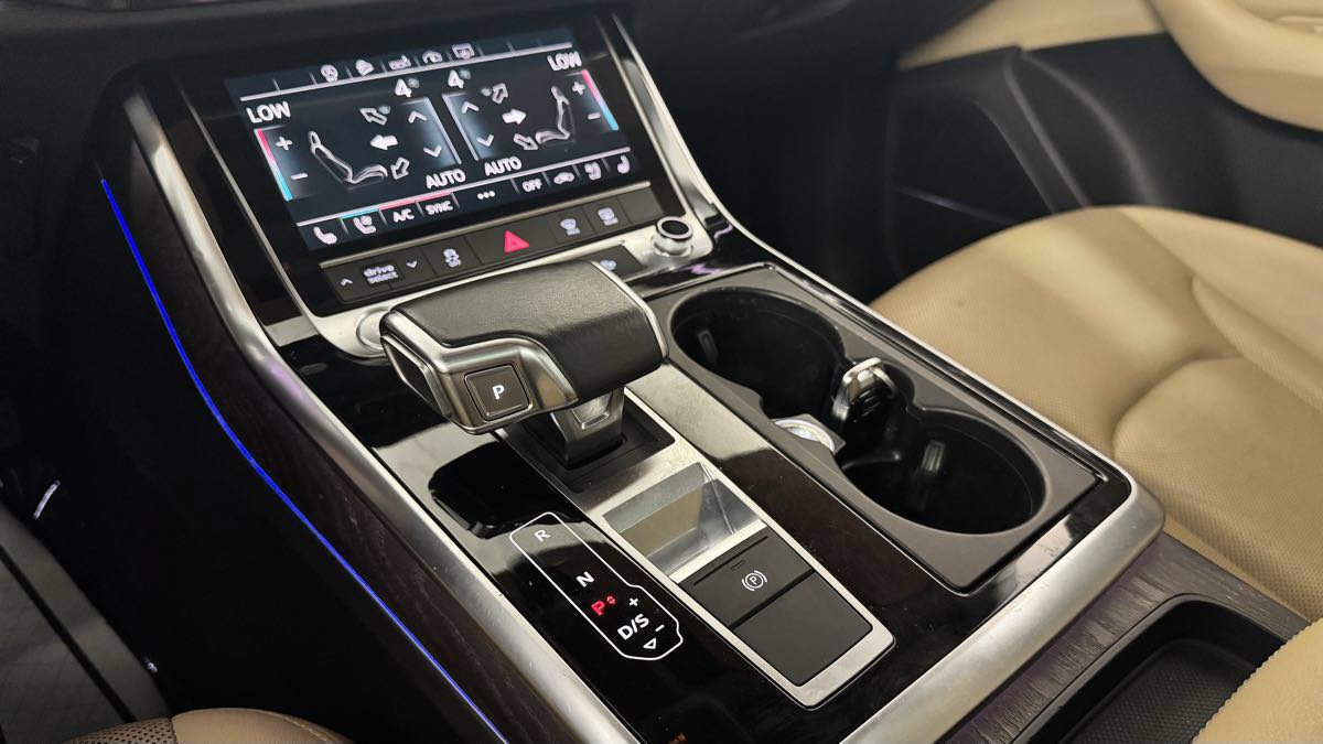 Used 2020 Audi Q8 Premium Plus w/ Premium Plus Package AWD/4WD image 24