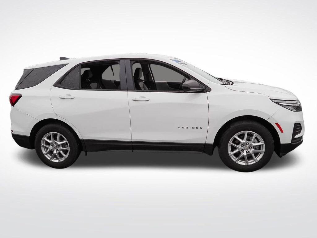 Certified 2024 Chevrolet Equinox LS w/ LS Convenience Package FWD image 5