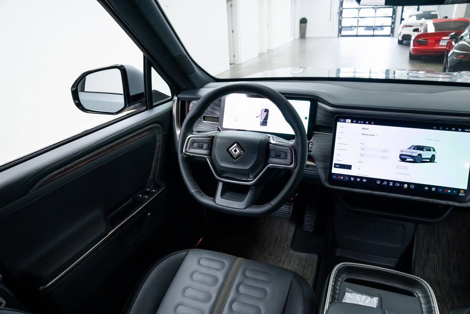 Used 2026 Rivian R1S Adventure image 10