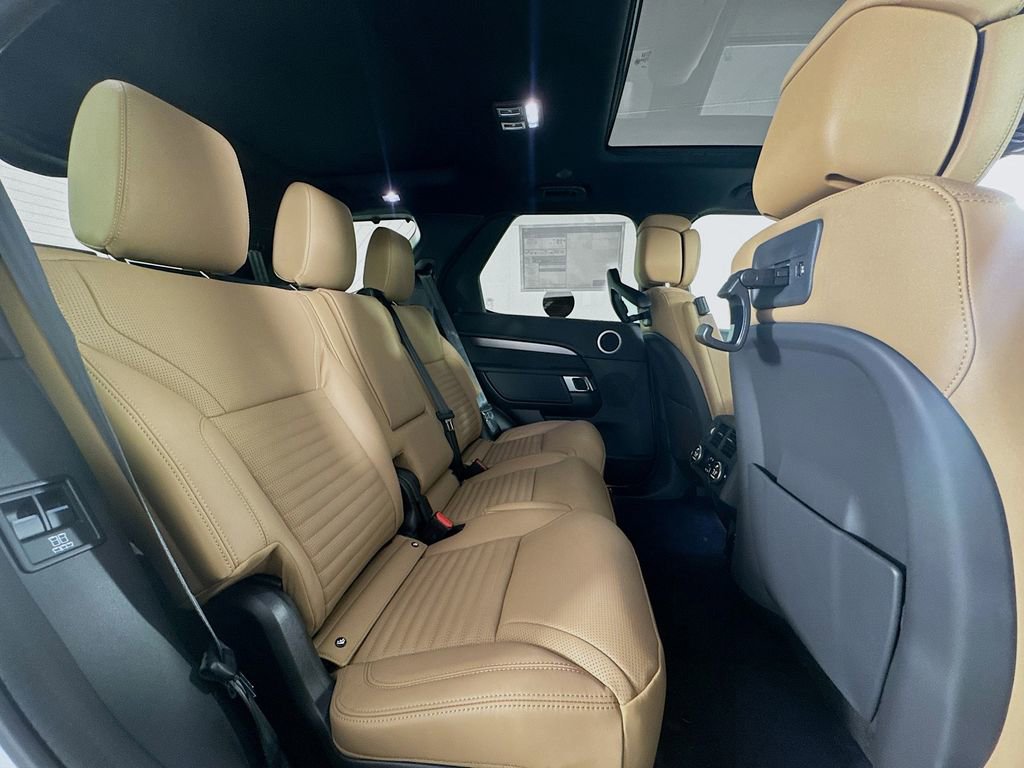 New 2025 Land Rover Discovery Dynamic SE AWD/4WD image 27