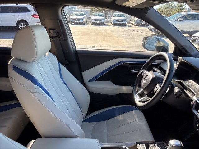 Used 2025 Acura ADX A-Spec image 11