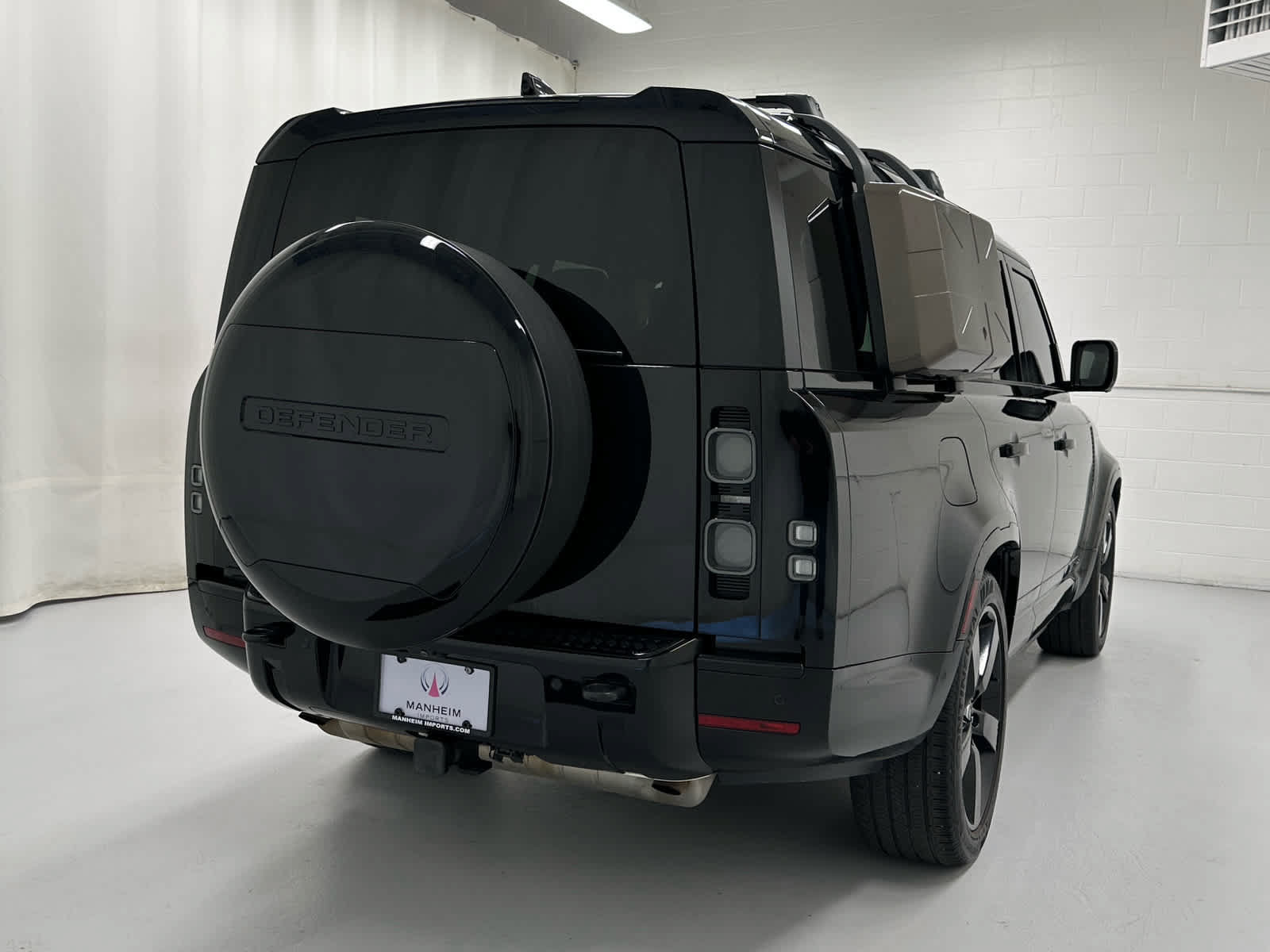 Used 2024 Land Rover Defender 130 X AWD/4WD image 6