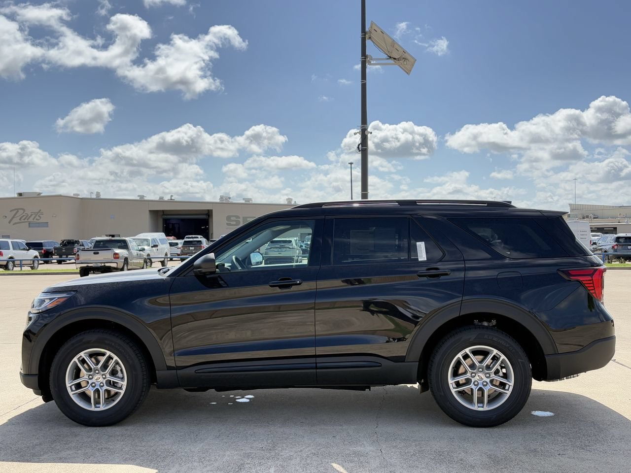 New 2026 Ford Explorer Active AWD/4WD image 3