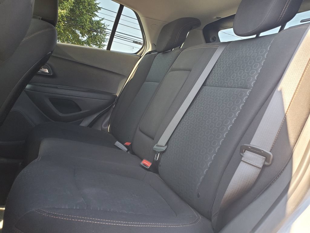 Used 2020 Chevrolet Trax LS w/ Tint and Cruise Package AWD/4WD image 25