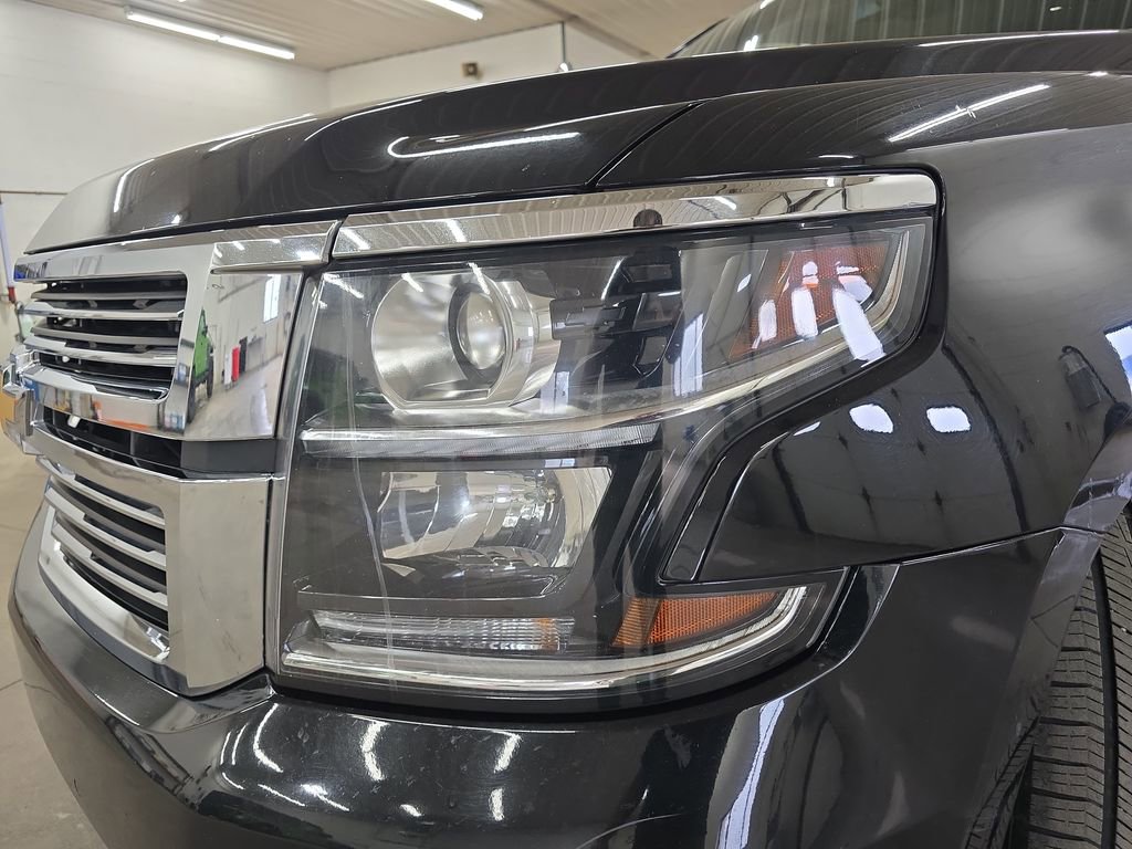 Used 2017 Chevrolet Suburban Premier AWD/4WD image 34
