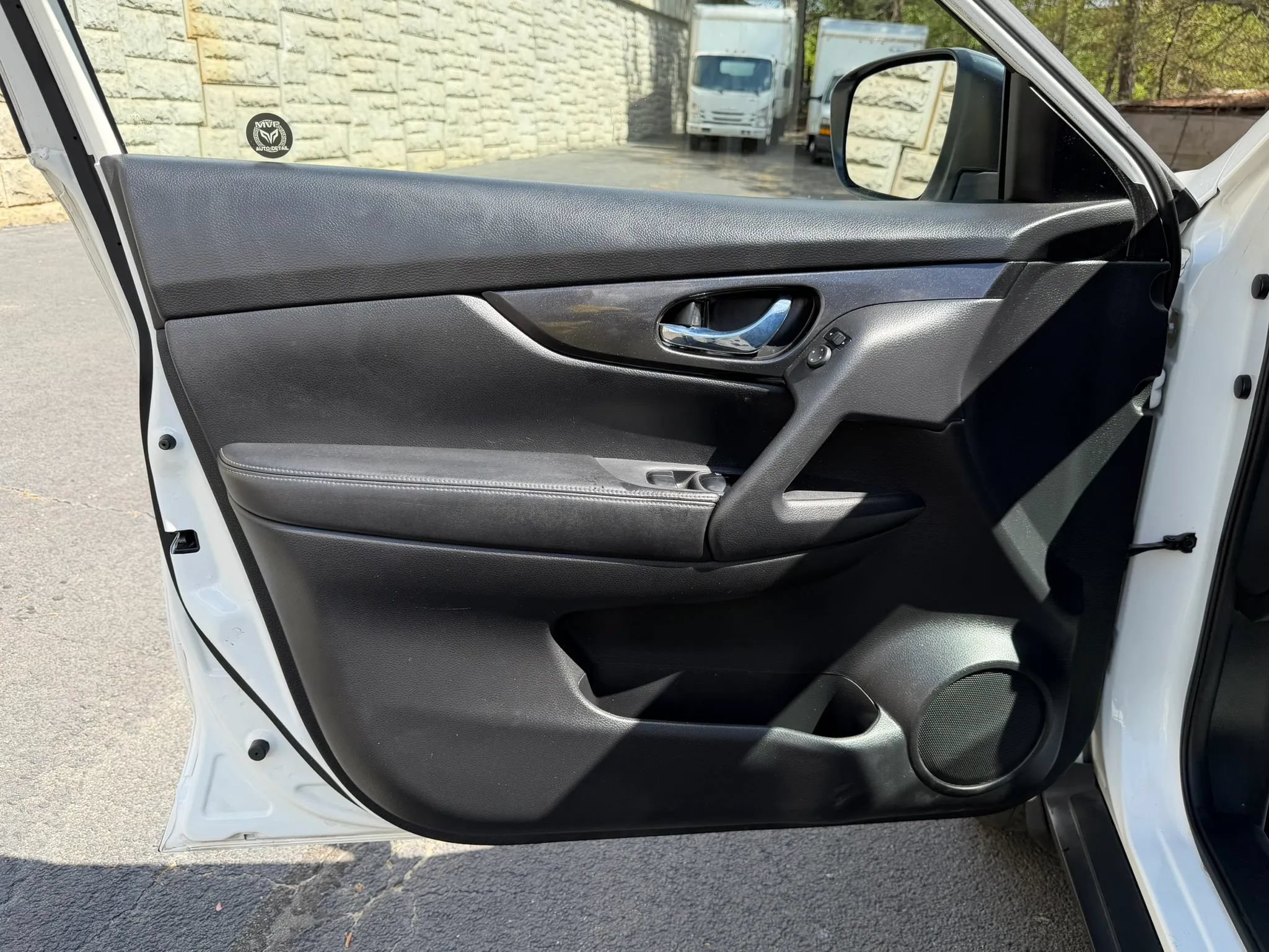 Used 2017 Nissan Rogue S AWD/4WD image 27