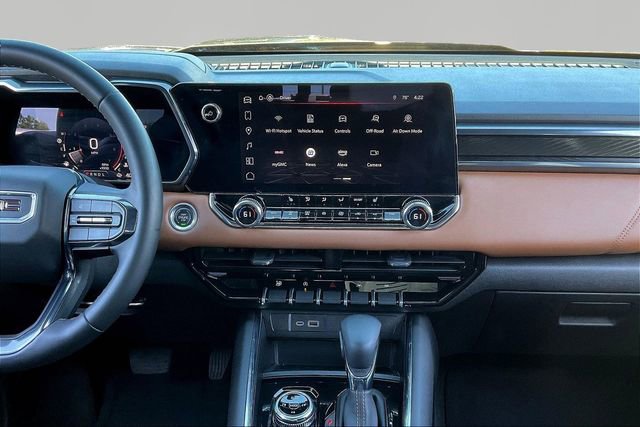 Used 2023 GMC Canyon AT4 image 9