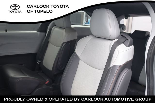 Used 2024 Toyota Sienna XSE FWD image 20