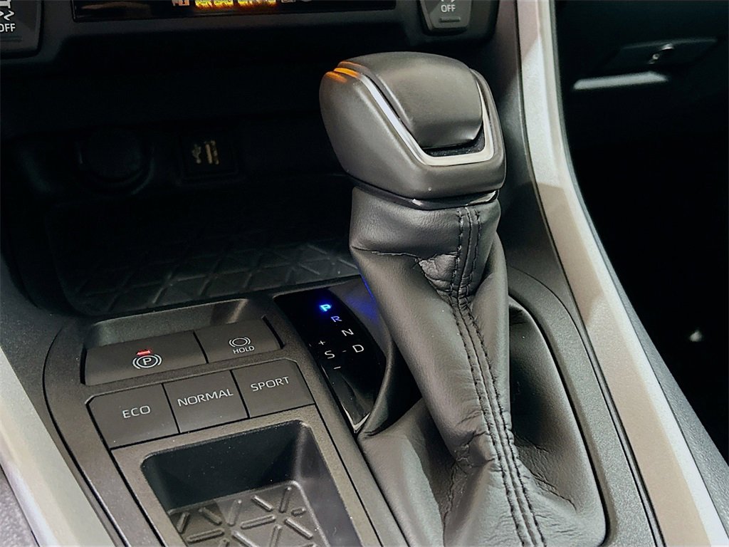 Used 2025 Toyota RAV4 XLE Premium image 14