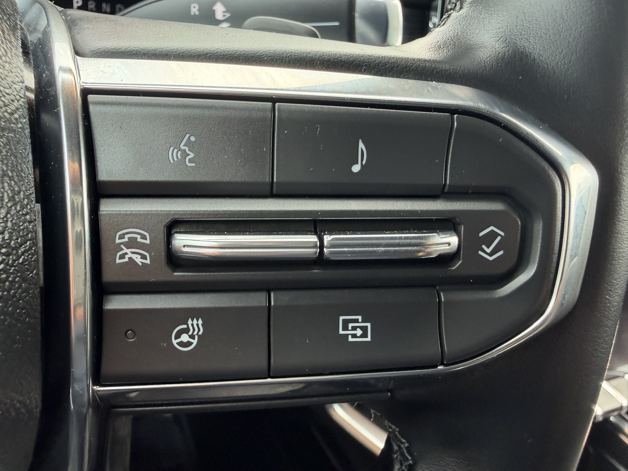 Used 2025 GMC Acadia Elevation AWD/4WD image 36