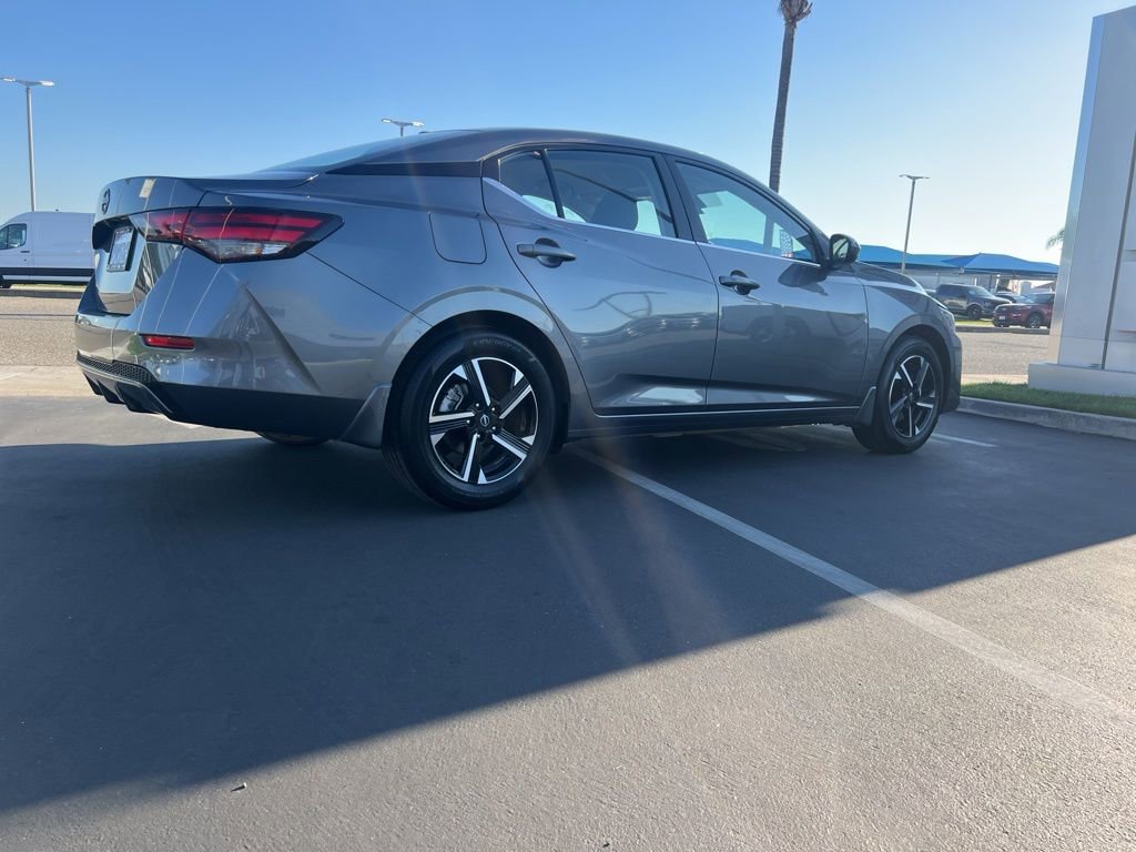 Used 2025 Nissan Sentra SV image 9