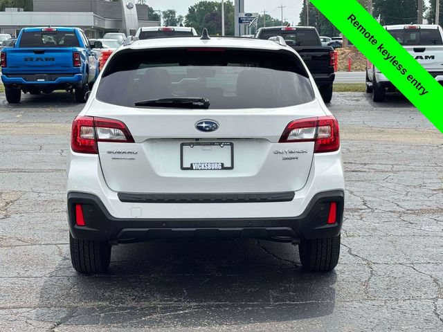 Used 2018 Subaru Outback 3.6R Touring AWD/4WD image 39