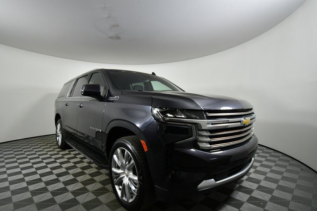 Used 2024 Chevrolet Suburban High Country image 8