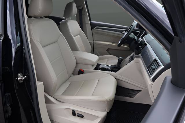 Used 2021 Volkswagen Atlas SEL R-Line FWD image 21