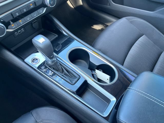 Used 2024 Nissan Altima 2.5 SV FWD image 25