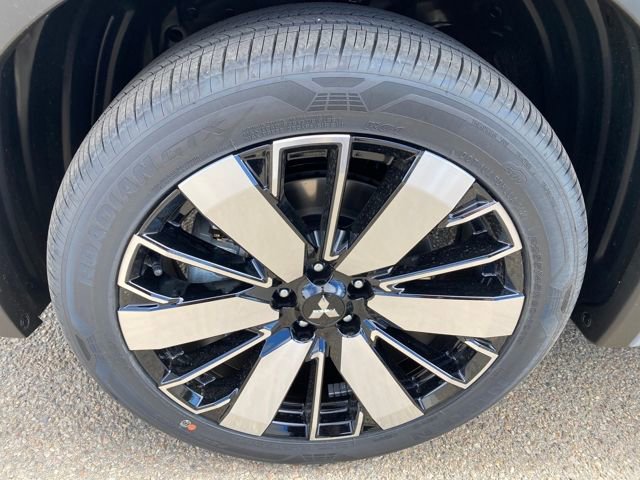 New 2026 Mitsubishi Outlander SEL image 28