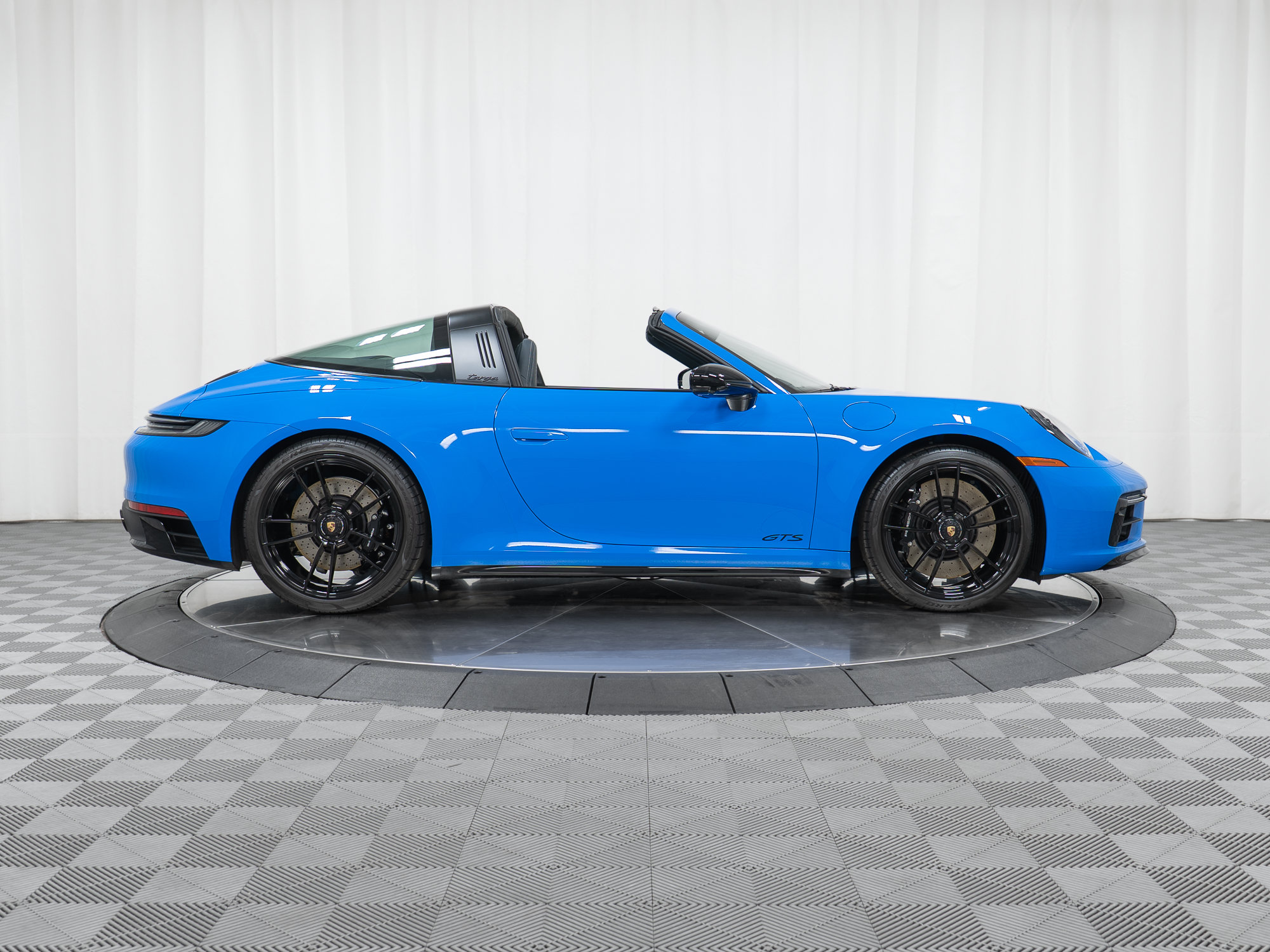 Certified 2023 Porsche 911 Targa 4 GTS w/ Premium Package AWD/4WD image 8