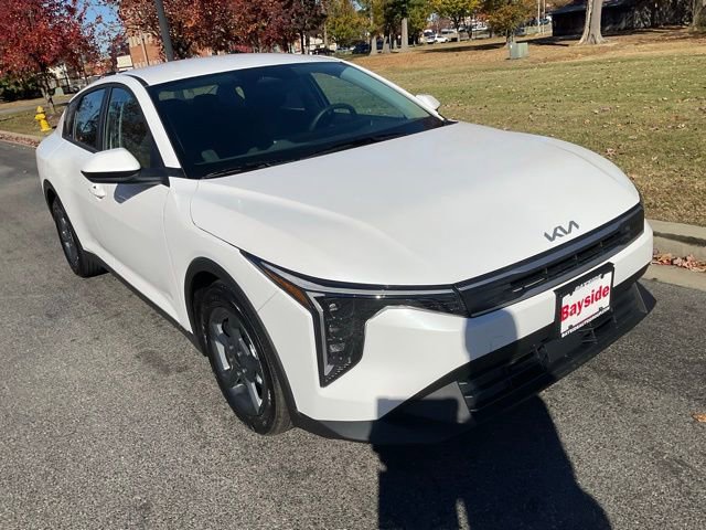 New 2025 Kia K4 LXS image 8
