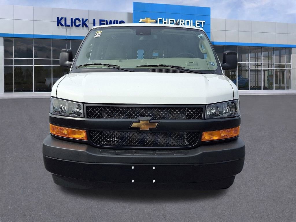 New 2025 Chevrolet Express 3500 w/ Driver Convenience Package image 2