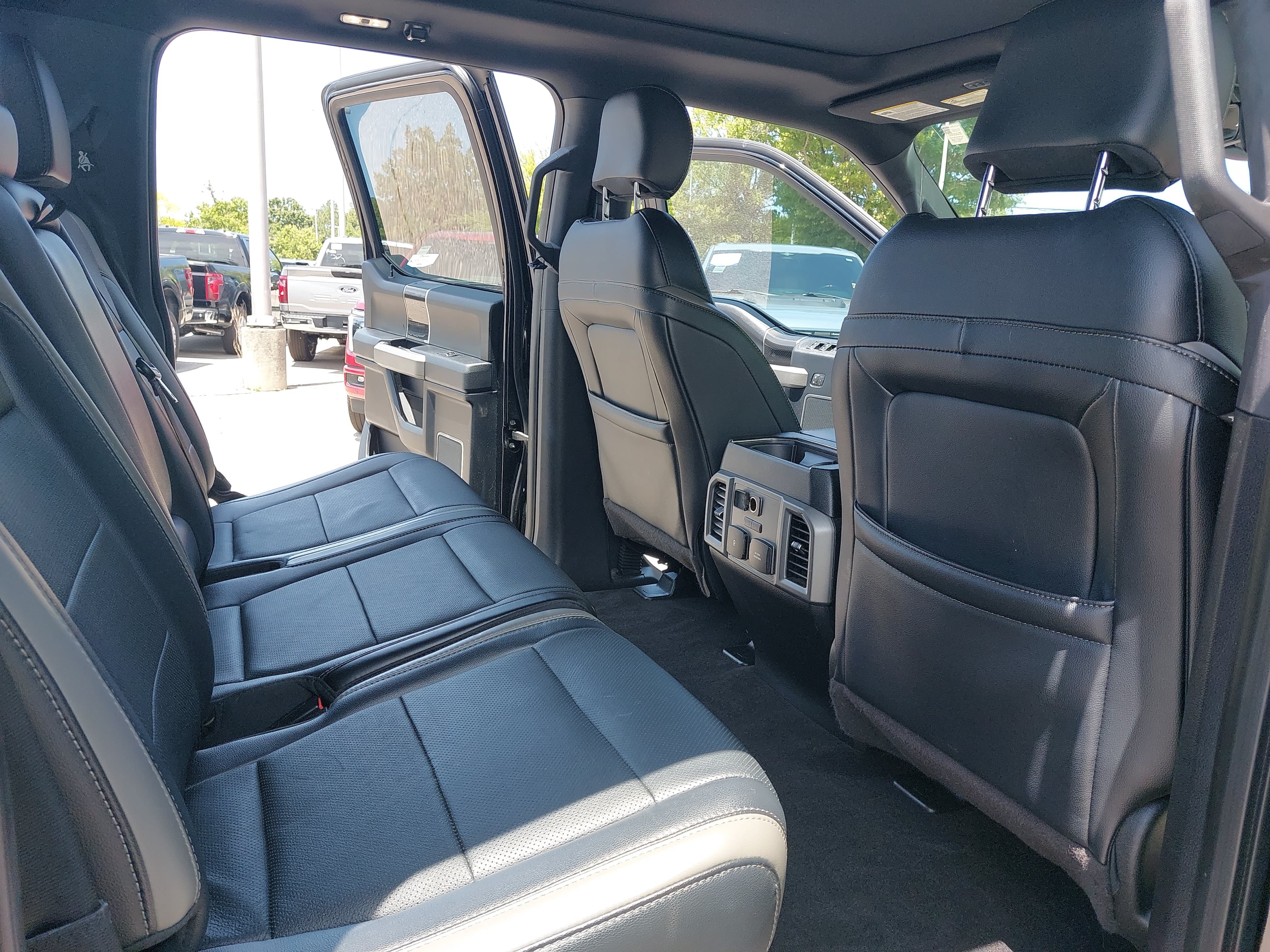 Used 2018 Ford F150 Raptor w/ Equipment Group 802A Luxury AWD/4WD image 12
