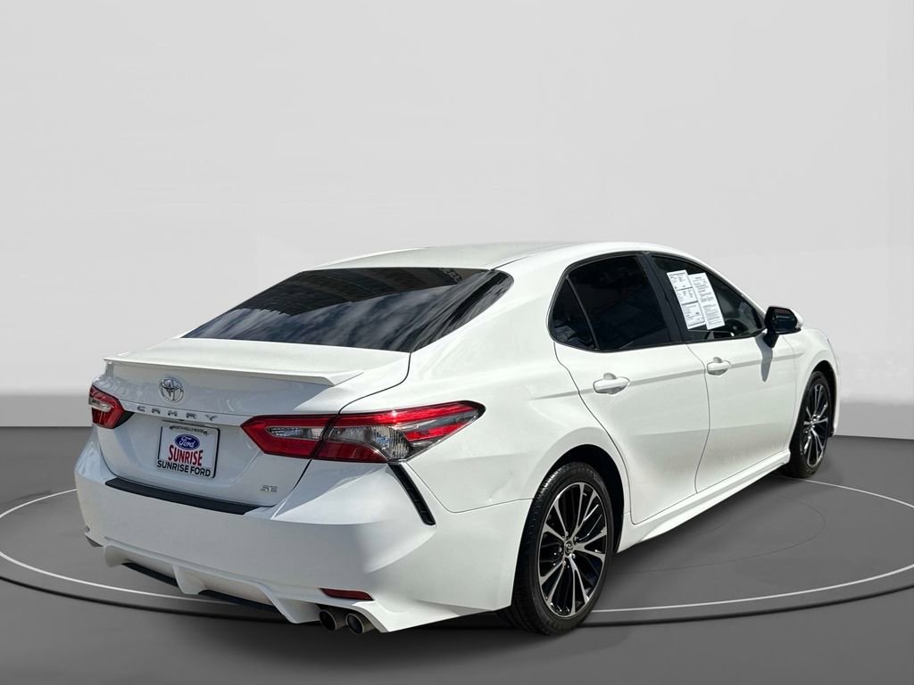 Used 2018 Toyota Camry SE FWD image 5