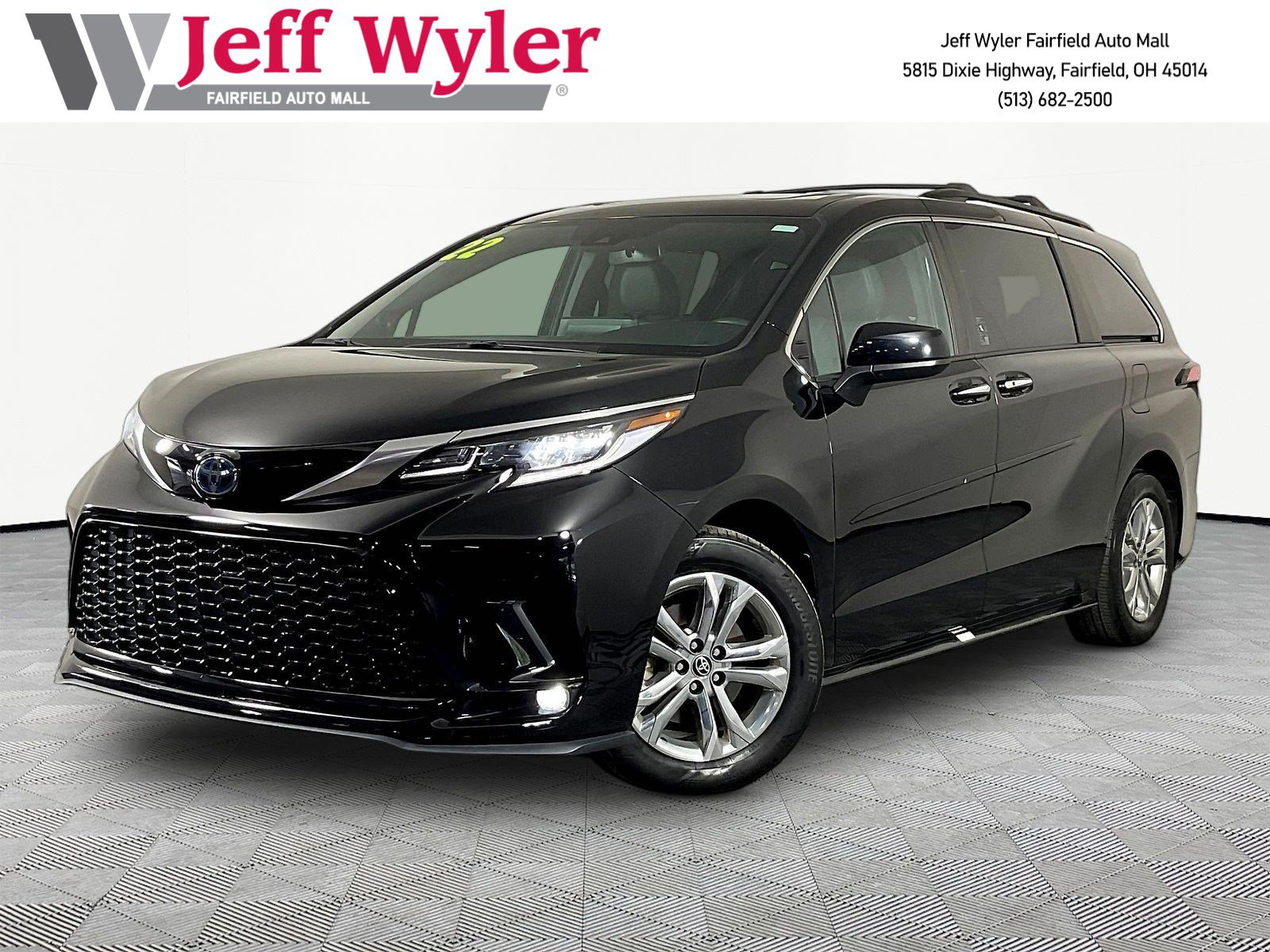 Used 2022 Toyota Sienna XSE w/ XSE Plus Package AWD/4WD image 1