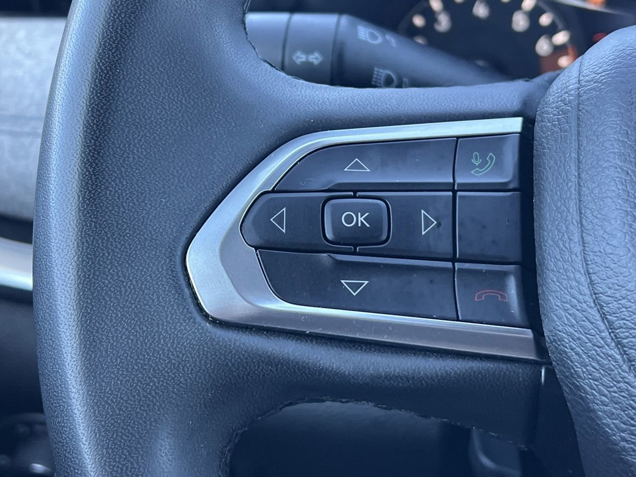 Used 2024 Jeep Compass Latitude image 13