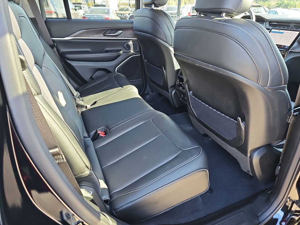 Used 2023 Jeep Grand Cherokee 4WD 4xe image 14