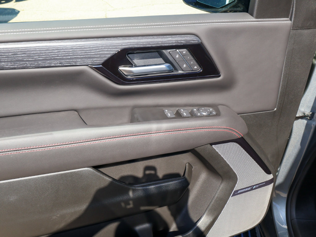 New 2026 GMC Yukon AT4 Ultimate AWD/4WD image 14