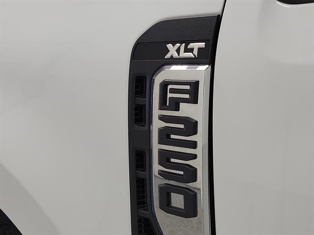 Used 2024 Ford F250 XLT AWD/4WD image 6