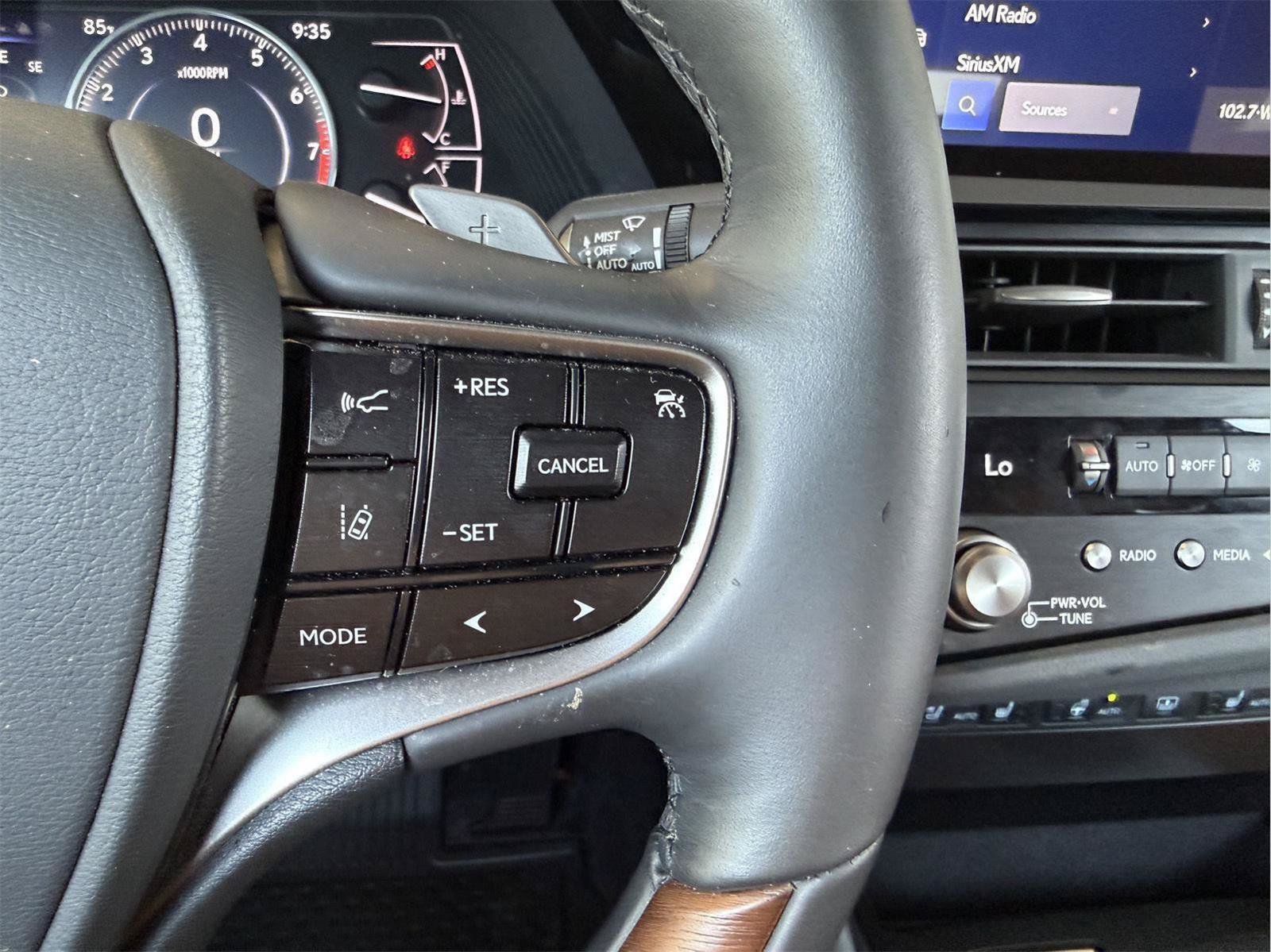 Used 2024 Lexus ES 350 Ultra Luxury w/ Accessory Package (Z2) FWD image 13