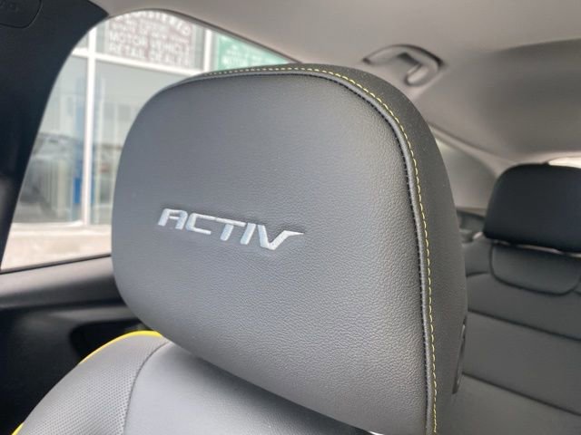 Used 2024 Chevrolet Trax ACTIV w/ Sunroof Package image 18