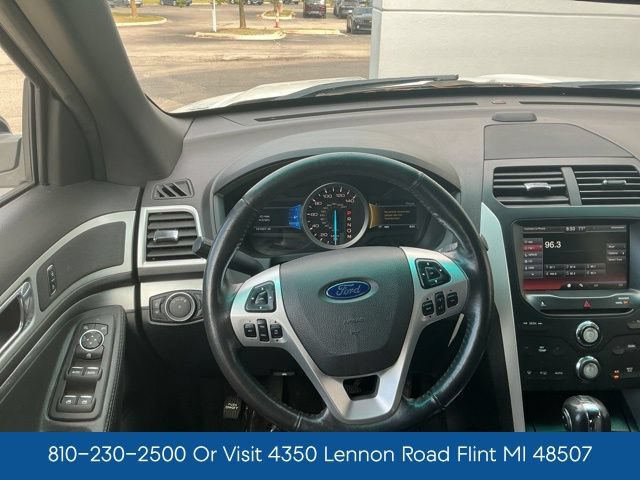 Used 2015 Ford Explorer XLT w/ Equipment Group 202B AWD/4WD image 17