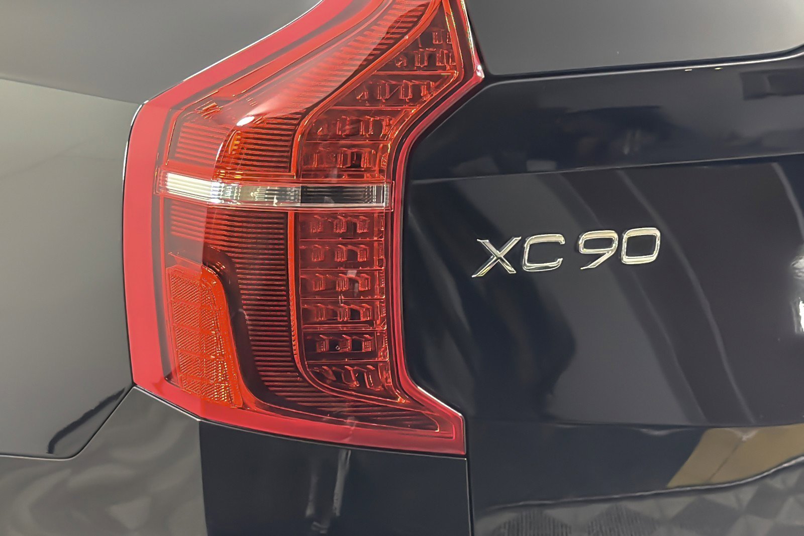 Used 2024 Volvo XC90 B6 Plus AWD/4WD image 27