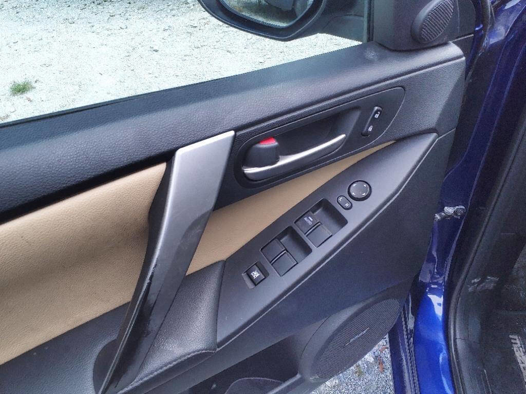 Used 2012 MAZDA MAZDA3 i Grand Touring image 9