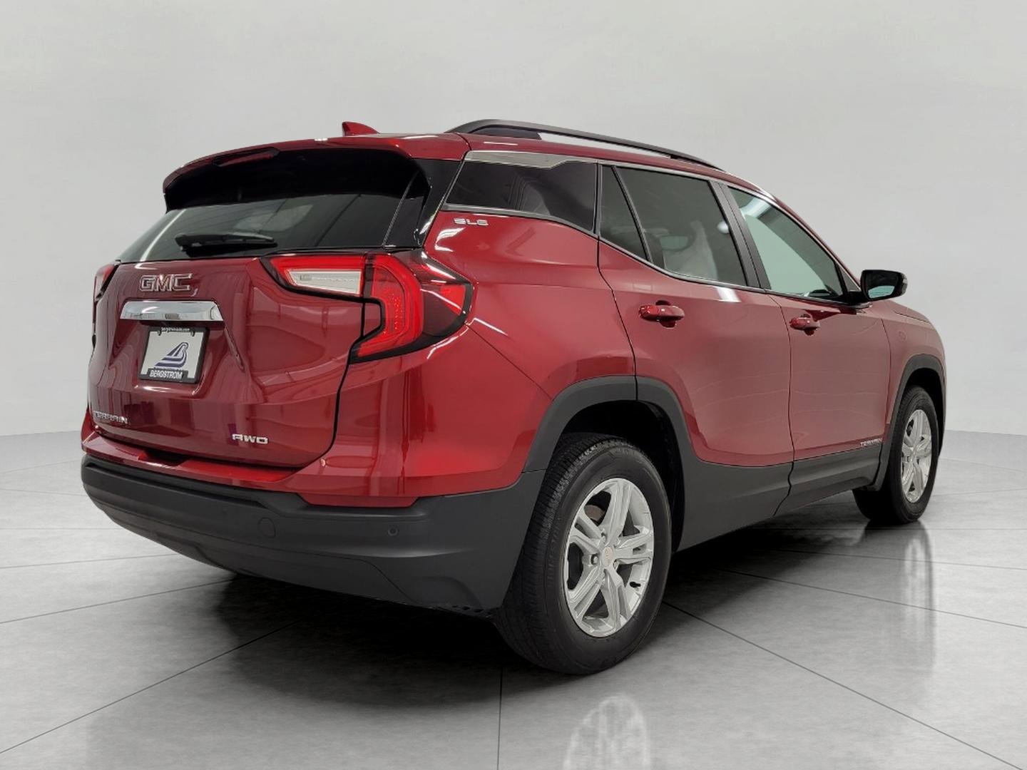 Used 2023 GMC Terrain SLE w/ Driver Convenience Package AWD/4WD image 19
